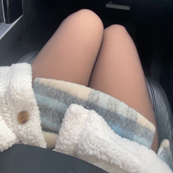 XOXO, Your Posher 🤍 - Picture 8 of 8